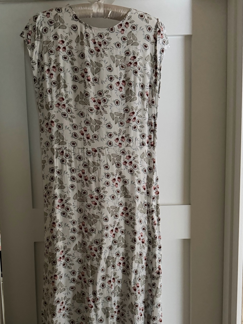 LOFT Floral Shift-Style Dress (Size 4)